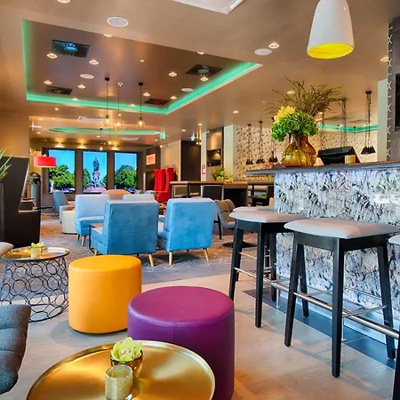 Leonardo East Hotel 4*