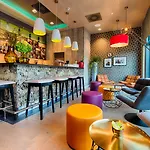מלון Leonardo East 4*