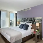 Leonardo East מלון 4*