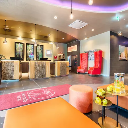 Hotel Leonardo East 4*