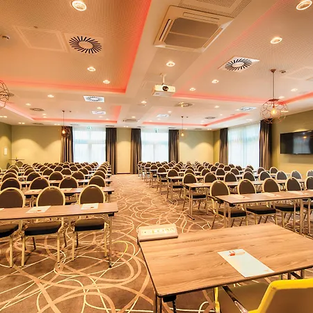 Hotel Leonardo East 4*