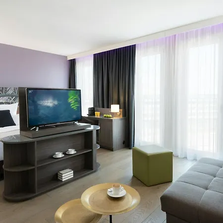 Leonardo East 4*