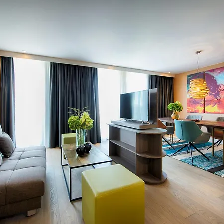 Leonardo East Hotel 4*