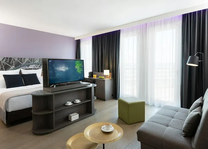Leonardo East 4*