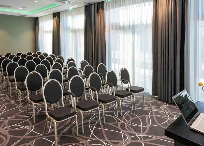 Leonardo East Hotel 4*