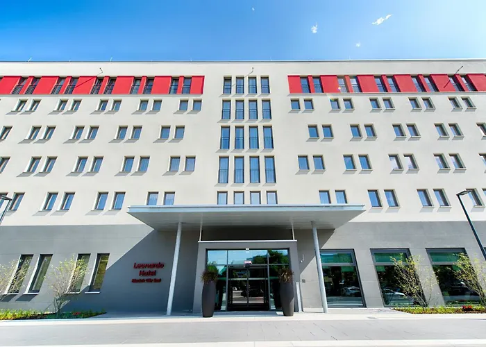 Hotel Leonardo East 4*